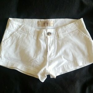 White Hollister chino shorts, low rise, size 1